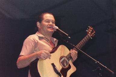 Anthony’s Pictures from Mohegan Sun Casino show 2001 – 15