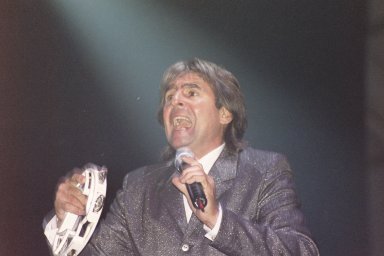 Anthony’s Pictures from Mohegan Sun Casino show 2001 – 14
