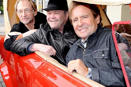 The Monkees’ Davy Jones Recalls Beatles Friendship and Mike Nesmith’s Disloyalty